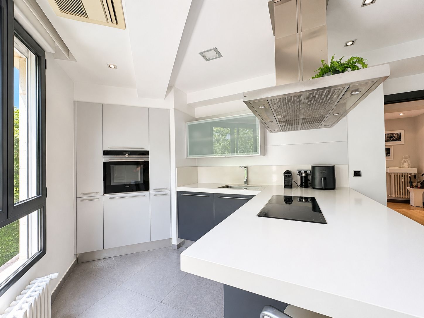 Exclusiva vivienda en Plaza los Fueros de Vitoria