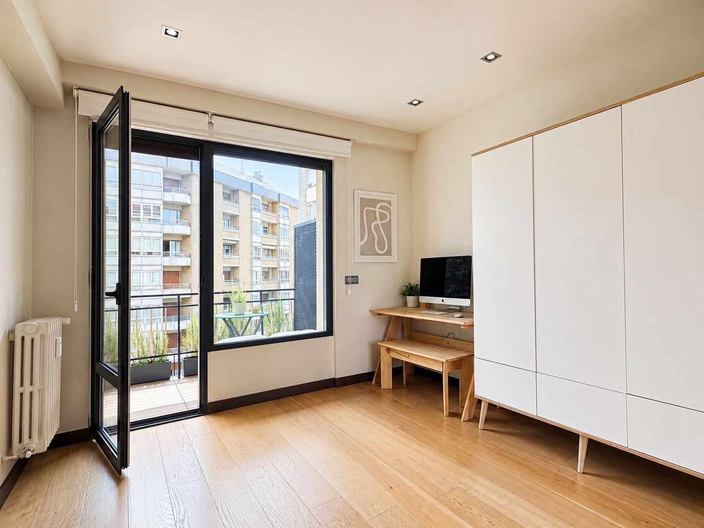 Exclusiva vivienda en Plaza los Fueros de Vitoria