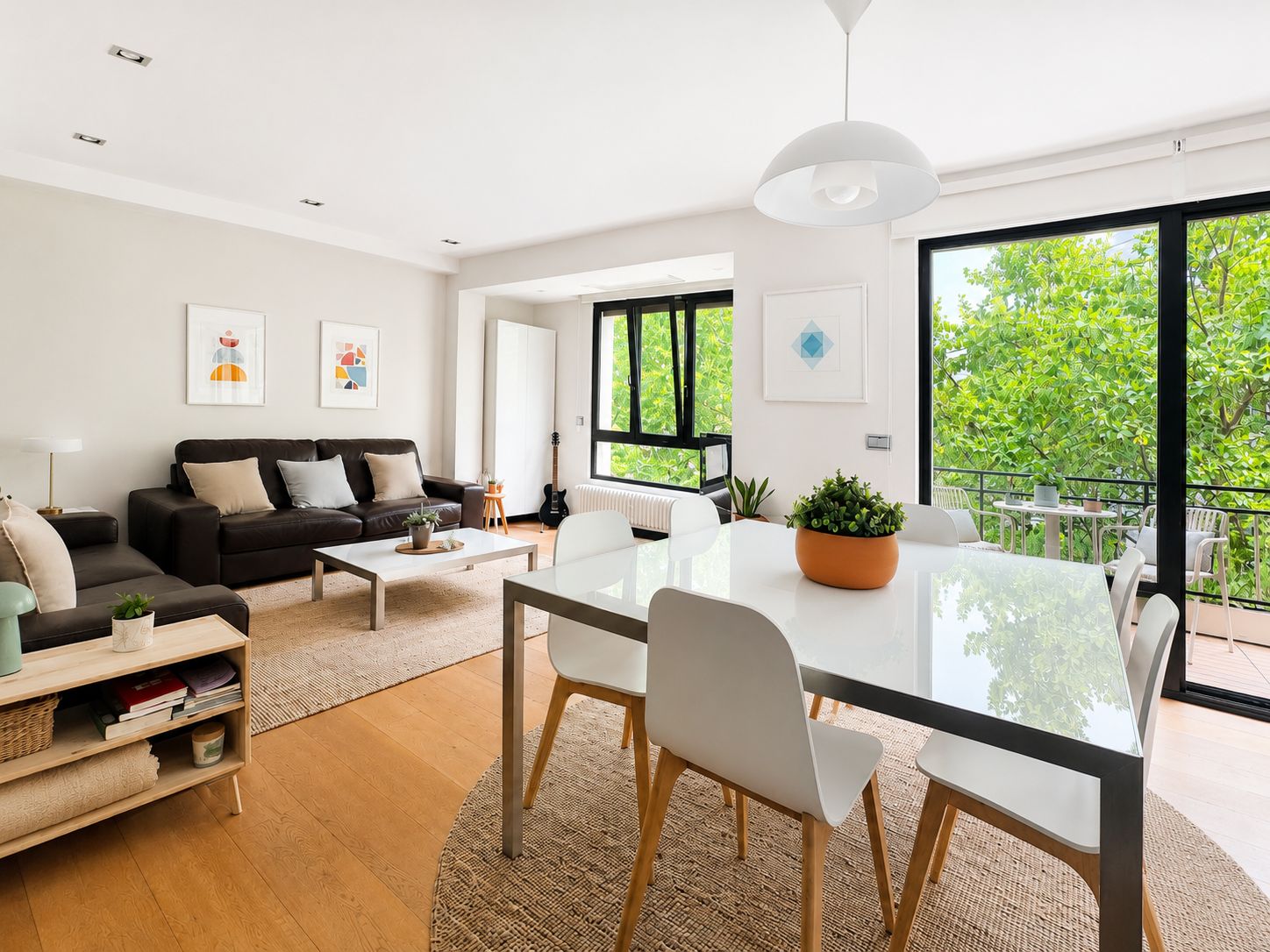 Exclusiva vivienda en Plaza los Fueros de Vitoria