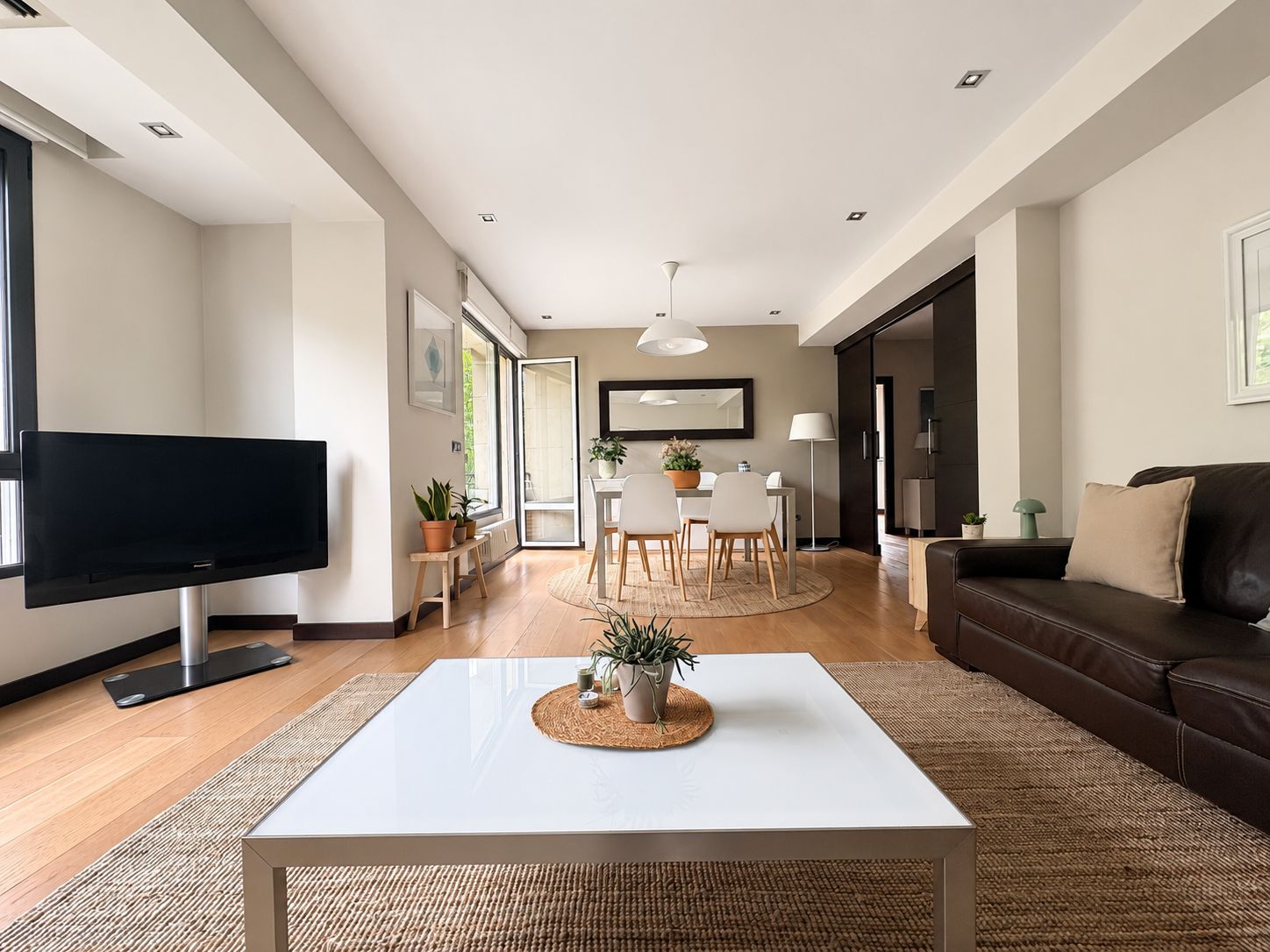 Exclusiva vivienda en Plaza los Fueros de Vitoria