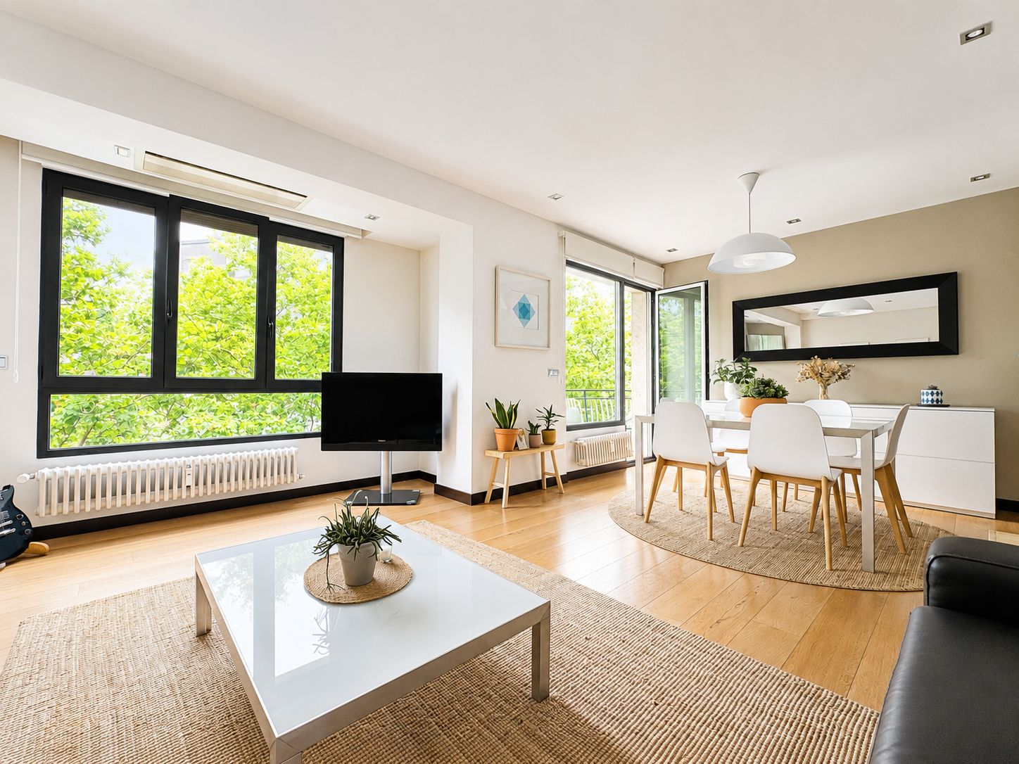 Exclusiva vivienda en Plaza los Fueros de Vitoria